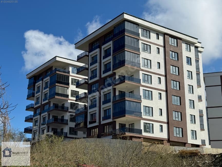 1 Nolu Bostancı'da Site İçinde Deniz Manzaralı 3+1 — 1 Nolu Bostancı Mahallesi, Ortahisar